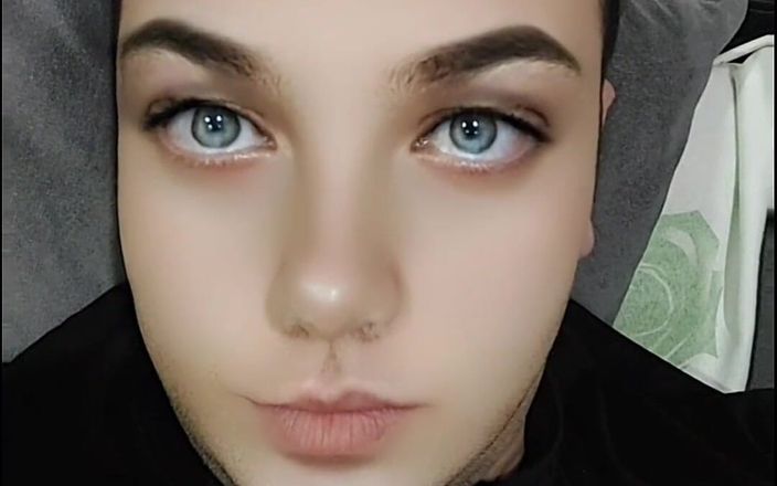 Kitty_Cross: Corto, con estilo e impresionante: ¡Crossdresser Kitty es las mejores selecciones!