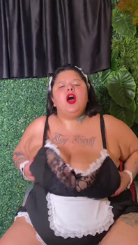 Mary juana si pembantu semok dengan toket kendor