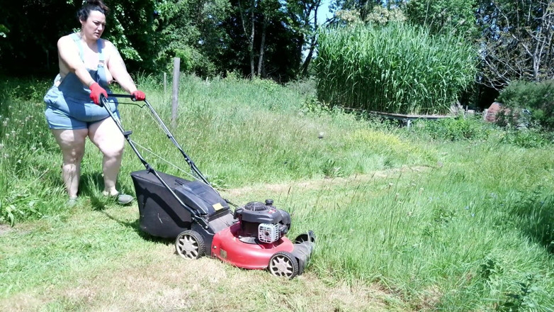 BBWorking: Silna żona dzień pracy - silna BBW używa swojego mężczyzny jako naciśnięcia...