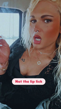 Hot Tranny Smoking Fetish