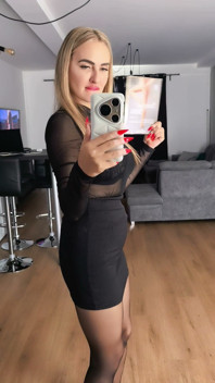 Dame in Het Zwart