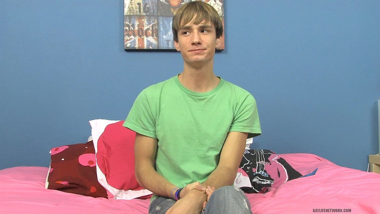 Lollipop Twinks: Il sexy twink nathan stratus parla dei grossi