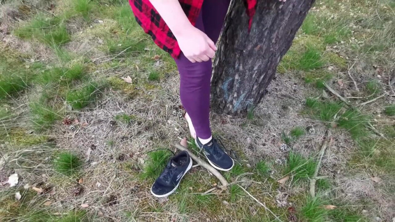 Bouncy Tits Action: Tamamen soyun ve göğüslerini cezalandırmama izin ver