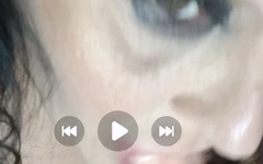 Chupando jugos de coño de tus dedos hecho sexo lésbico