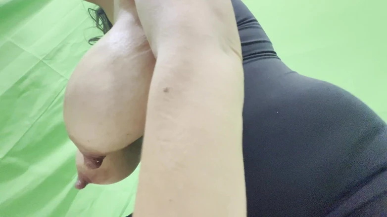 VeeVee Vixen: Hucow Bunny Raw Footage Milking Session