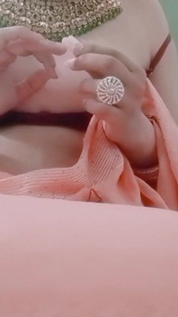 Gaurisissy, Travesti Indien Gay, Se Sent Excité Dans Un Sari Soyeux, Sexe Maison Réel