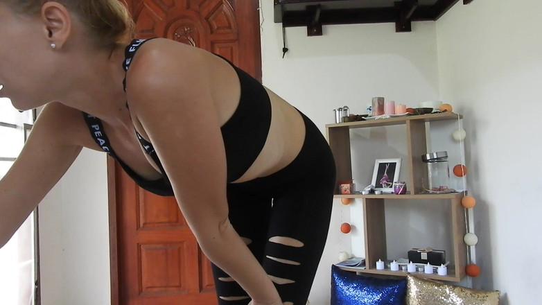 MissAnja_FH: Chaussettes puantes et soutien-gorge de sport ultra moite