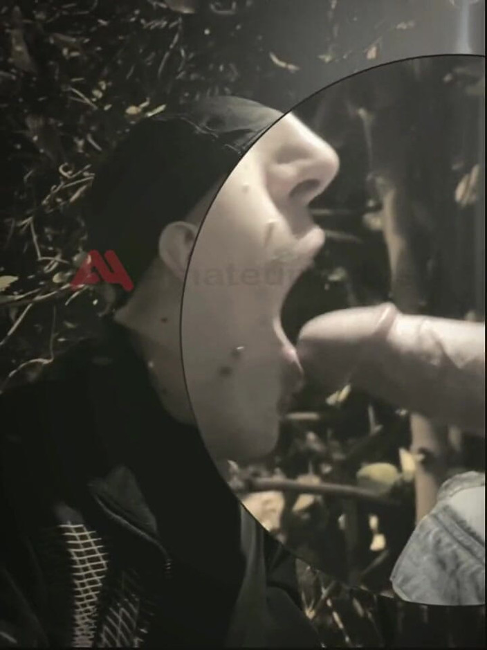 AmateurMates: Паренек сосет у мужика, которого нашел, на улице в любительском видео