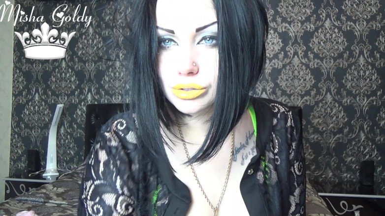 Goddess Misha Goldy: จูบกันแบบสีเหลือง