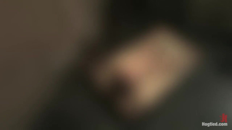 Hogtied by Kink: Välkommen Söt och oskyldig Amy Aveline till Hogtied. Vi älskar att...