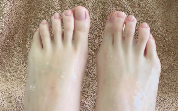 Feet lady: 脚趾在厚酱汁里