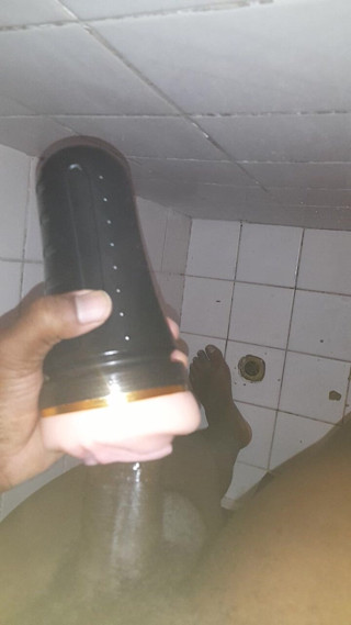 Black guy: Jerking off S10 E8