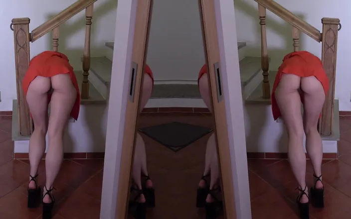 Faith Eros: Legs on Show