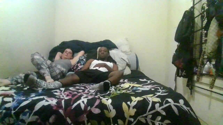 MariaModesto: 娇小的女孩喜欢大黑