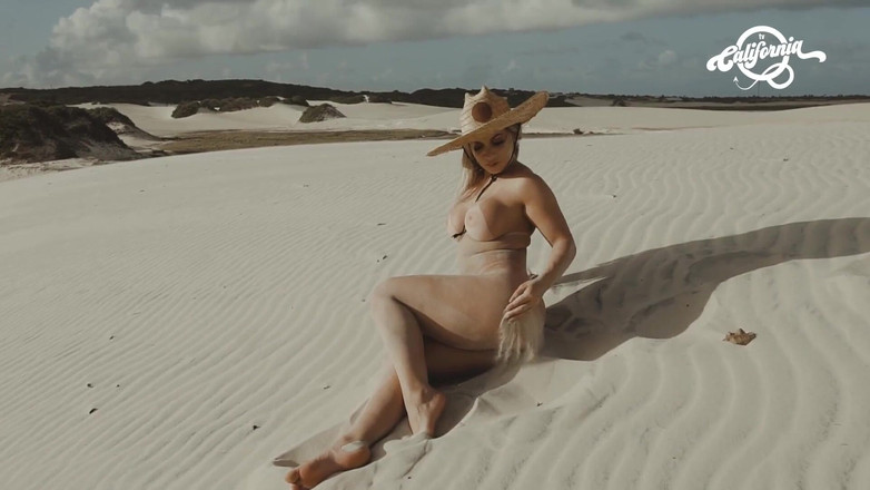 California TV: Elementos Herausforderung - Iara Ferreira in den Dünen