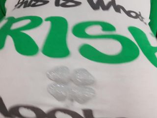 hugeboobswife: Wrijf me voor geluk!