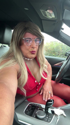 Sexy Crossdresser Kellycd2022 Out for a Drive in Red Seamless Pantyhose and Heels