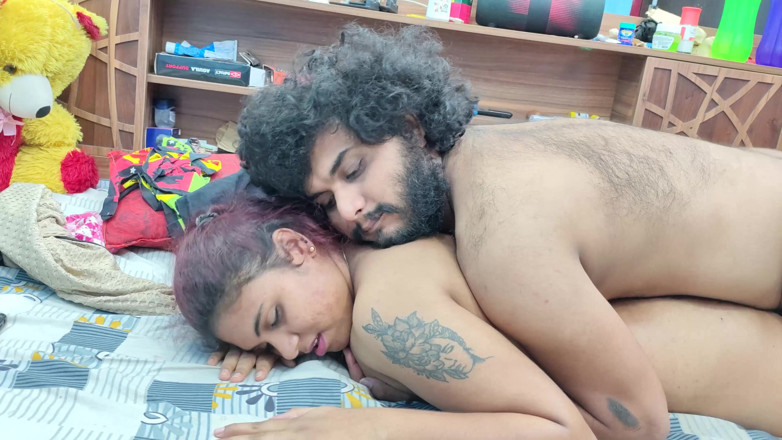 Vaishnavysharunraj: Pennis si strofina il culo della ragazza con il culo...