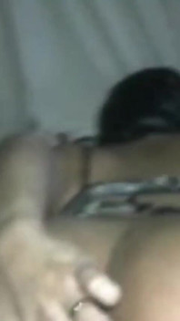 Saya cemburu melihatnya seperti itu dengan kawan, dia menjadi isteri jalang sebenar