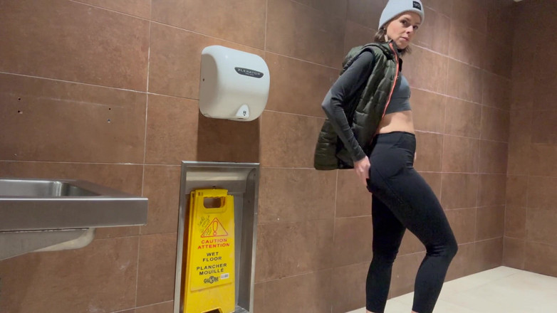 Serenity Cox: Cheating Wife Begs for Creampie During Sneaky Hookup in Public...