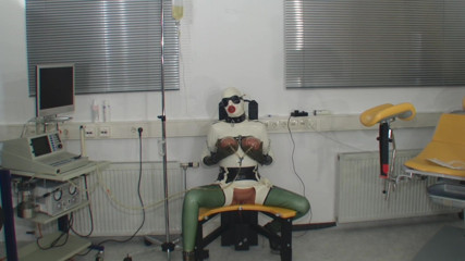 Rubber & Clinic Studio - 1ATOYS: 奇想天外なゴム体験