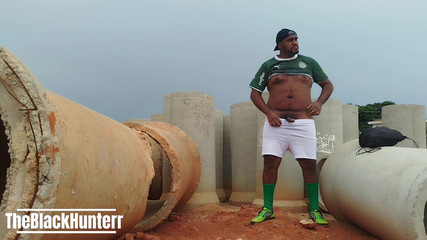 TheBlacKHunterr: खेल से वापस आकर, पसीने से तरबतर मैं उत्साहित हो गया और सहना पड़ा