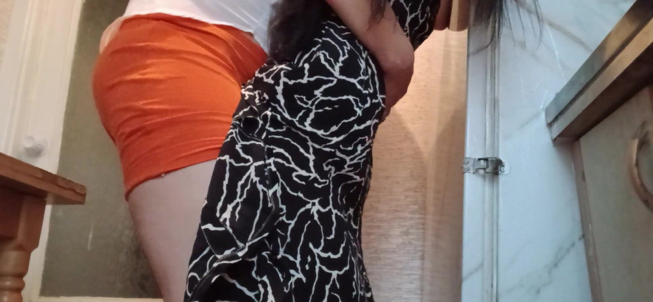 Lesbian-candys: Меня быстро трахнула моя домина милфа-босс на общей офисной кухне