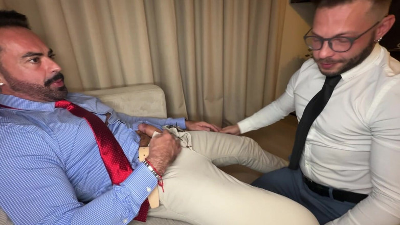 Mael Hunter: Eu transei com meu namorado de terno e tesoura