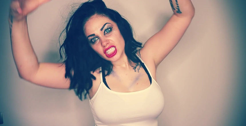 Goddess Misha Goldy: Moja nieczysta szminka dla nas obojga!