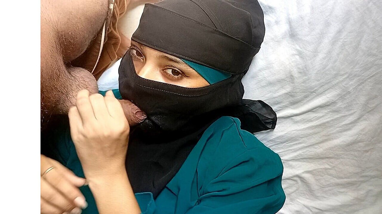 Dearshivani: Beautiful Muslim Girl Loves Blowjob