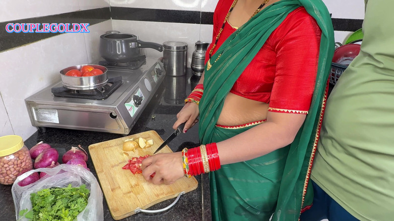 Sexy Komal: На второй день свадебной ночи Комал ее шурин готовил Кичади на кухне