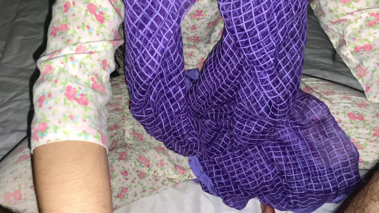 Desifilmy45: Mama vitregă punjabi s-a dezbrăcat în fața unui baba Dhongi pentru...