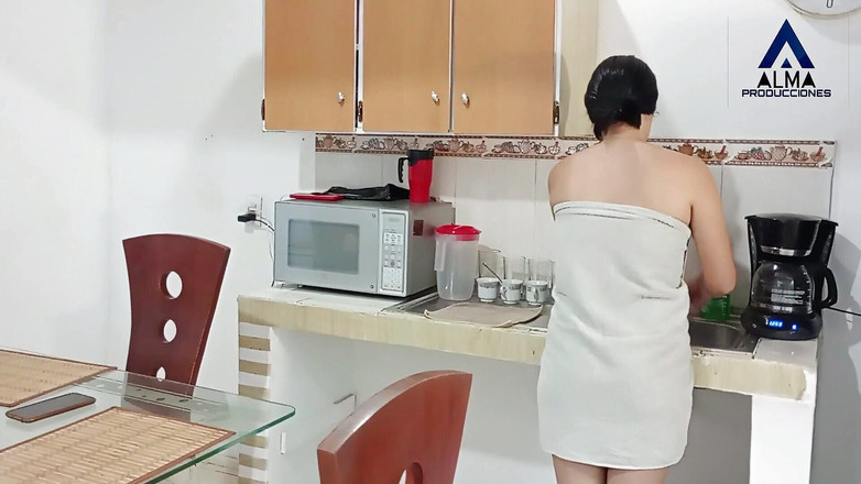 Robert sex: Я трахаю свою зведену сестру в вітальні, поки наших батьків немає вдома