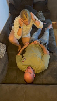 Casal preliminares dedilhado molhado e molhado explodindo boquete chupando orgasmo agachado intensa gozada no fundo da garganta