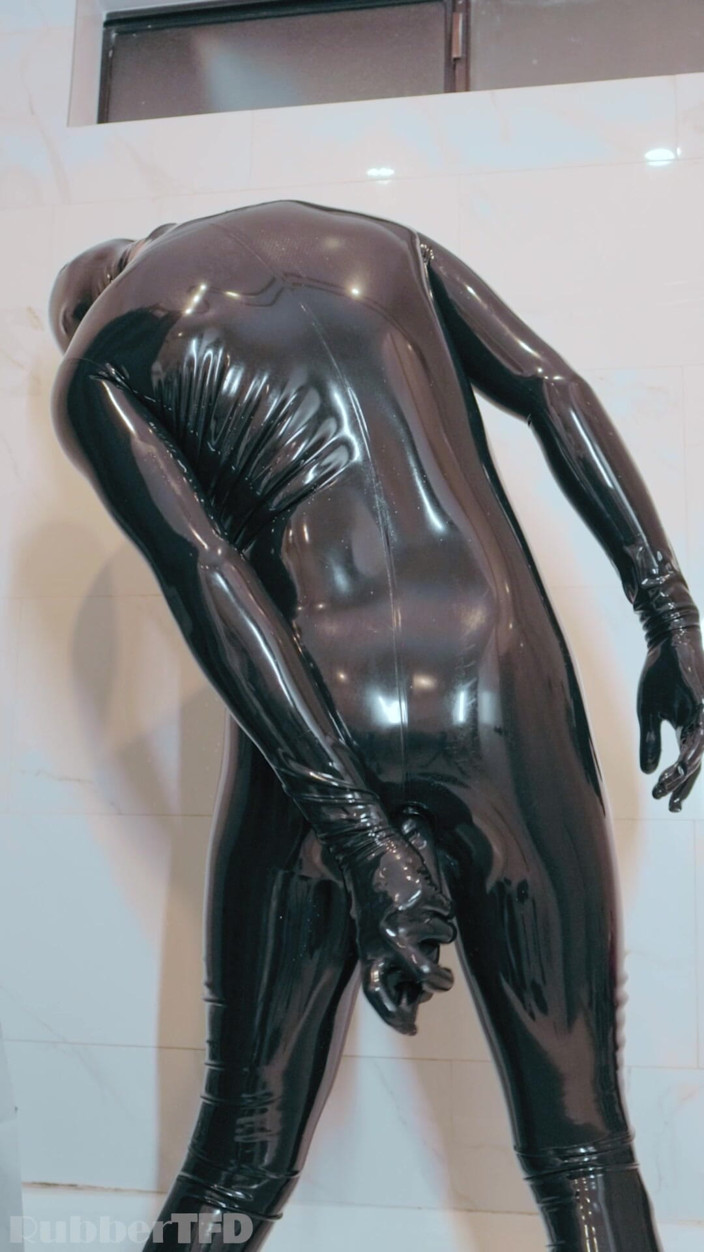 RubberTFD: Rubber Shower Series 5