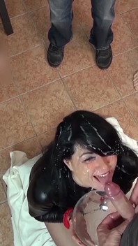 Feste gangbang senza limite perverse - tutti possono scopare