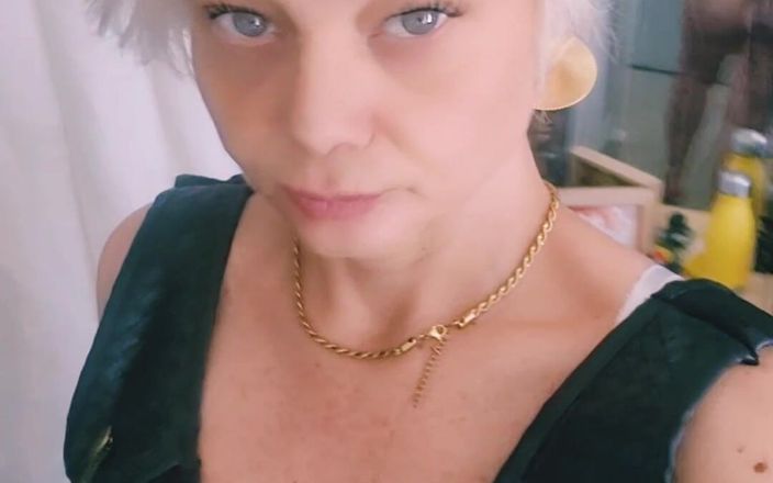 Sofy13: Tu Aimes Ma Nouvelle Tenu Rejoint Moi Pour Me L'enlever