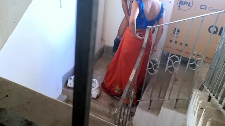 Fantacycutting: India esposa follada en casa por un repartidor de tv...