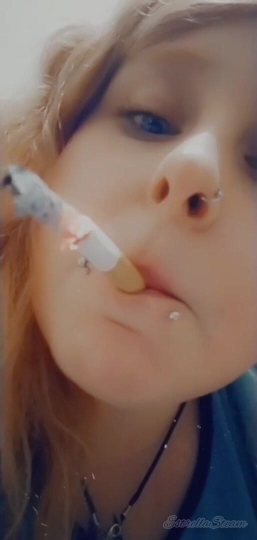 Estrella Steam: Smoking without hands until I get very horny