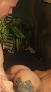 I Seduce My Client with My Huge Tits to Take My Rent and We Fuck Hard in His New Apartment.