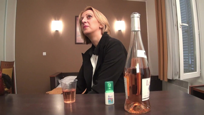 Paris Jango: Louise Du Lac Enculee Par Deux Inconnus