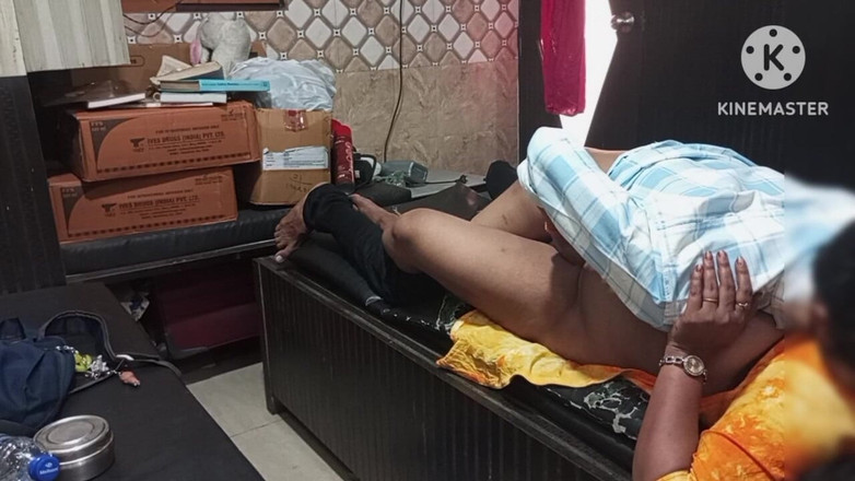 Stepmom baby: 48 Let Wali 2 Bachon Ki Maa Ki