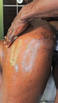 Nenek berusia 88 tahun dikongkek kedua-dua lubangnya oleh doktor gay