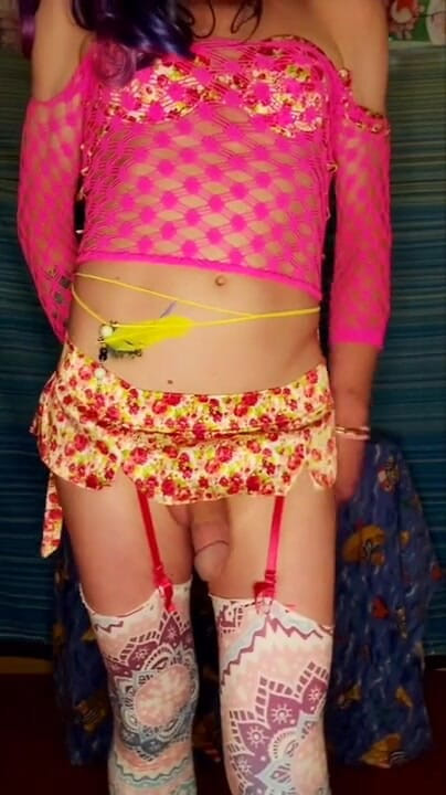 Lizzaali: Home from work at last to play and squirt cum