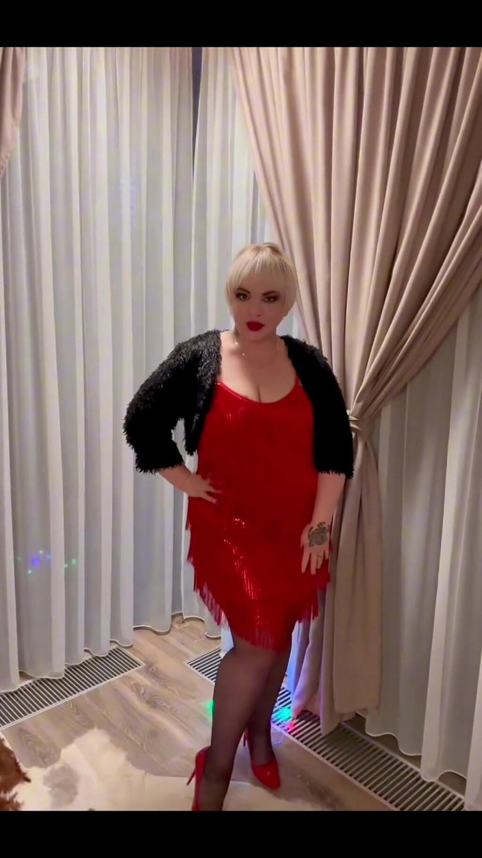 KarmenMilf: Un Bellissimo Outfit È Pronto per Le Vacanze?