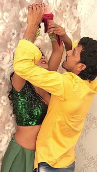 Gulabo Bhabhi Desi sexo com Devar Ji nu