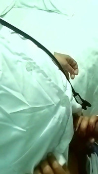 L'infermiera dell'ospedale nisha fa un pompino caldo e preliminari romantici per il sesso con il medico