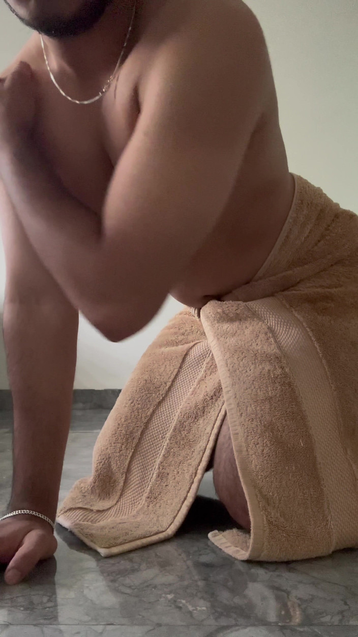 Rent a gay productions: Needy Adult Desi Twink Wants Daddy - Feet Play, Hard Jerk-off &amp;...