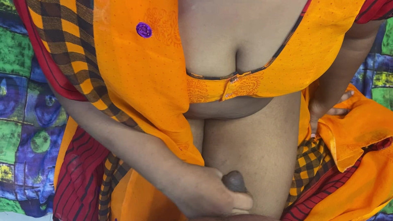 Angoori: Bhabhi ko devar ne kitchen se camera da letto