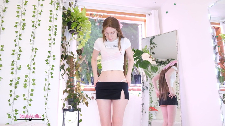 Destination Kat: Striptýz pro pozornost